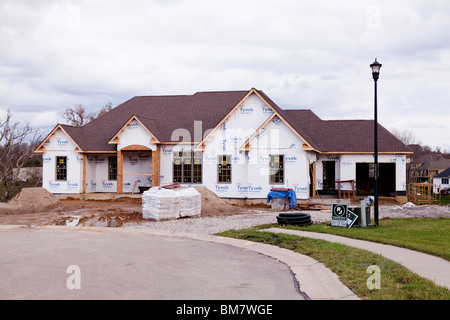 NEUES HAUS IN NEUE VIERTEL GEBAUT. AMERIKANISCHE LANDSCHAFT, KENTUCKY, USA Stockfoto