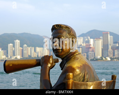 Bronze-Direktor Bildhauerei an der Avenue of Stars in Kowloon, Hongkong Stockfoto