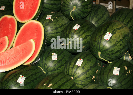 Wassermelonen auf einem Markt in Thailand. Stockfoto