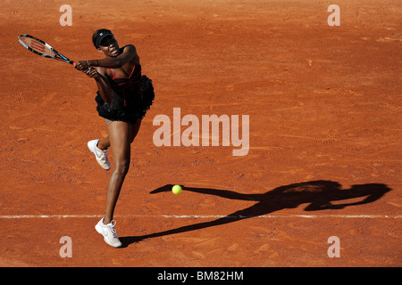 Venus Williams (USA) im Wettbewerb bei den French Open 2010 Stockfoto