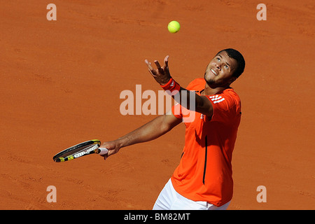 Jo-Wilfried Tsonga (FRA) im Wettbewerb bei den French Open 2010 Stockfoto