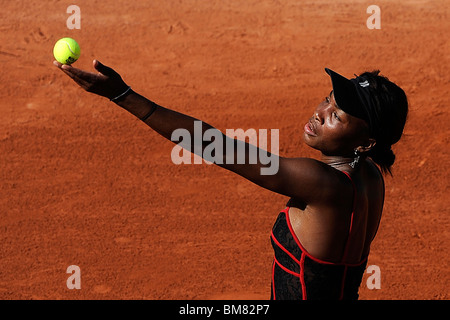 Venus Williams (USA) im Wettbewerb bei den French Open 2010 Stockfoto