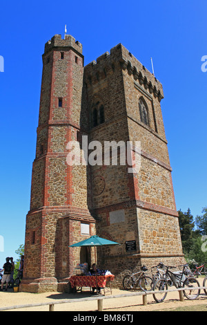 Leith Hill Tower (von PRW), höchster Punkt in Süd-Ost-England bei 294 Metern (965), North Downs in der Nähe von Dorking, Surrey. Stockfoto