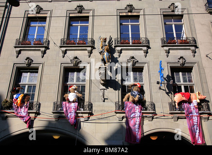 Menschen verkleidet für die Fasnacht-Karneval in der Hauptstadt Bern Schweiz Stockfoto