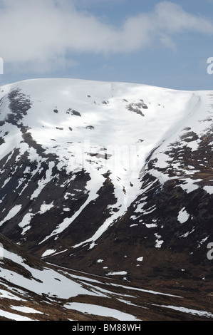 Blick über den Lairig Ghru gegenüber Ben Macdui in Schottland Großbritannien Cairngorm National Park Stockfoto