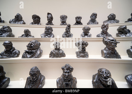 Washington DC National Gallery of Art. Anzeige einer Reihe von Bronze Abgüsse von Karikaturen von Politikern von Honoré Daumier. Stockfoto