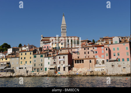 Blick von Segelboot istrische Stadt Rovinj in Kroatien Stockfoto