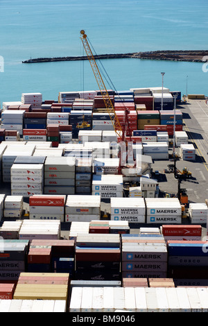 Fracht-Container gestapelt in den Hafen von Napier in Neuseeland Stockfoto