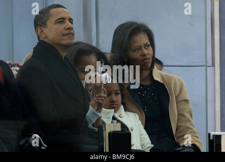 Besuchen Sie Präsident - Elect Barack Obama, Michelle Obama und Töchter Sasha und Malia die wir sind ein Konzert. Stockfoto