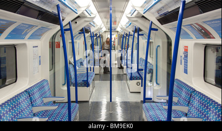 Die Victoria Linie Zug Innenraum - London Underground Stockfoto