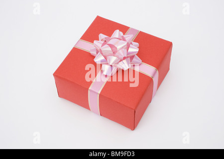 Geschenkbox, weißer Hintergrund Stockfoto