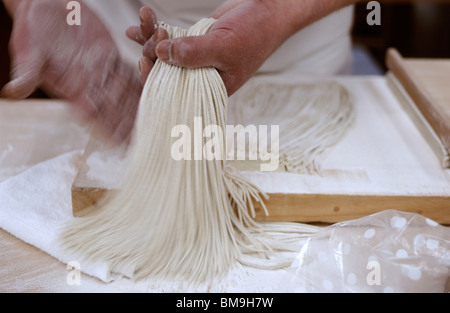 Mann, Soba-nudeln verschwommene Bewegung Stockfoto