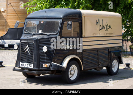 Alten Citroen van Werbung Hotelsuche in Leith, Edinburgh, Schottland. Stockfoto