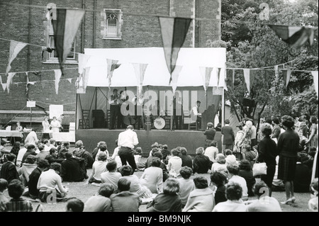 ACKER BILK mit seinem Paramount Jazzband über 1962 bei einem Open-Air-Konzert Stockfoto