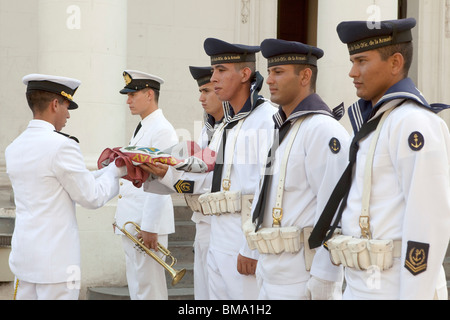 Wachablösung auf dem Panteón de Los Heroes in Asuncion Stockfoto