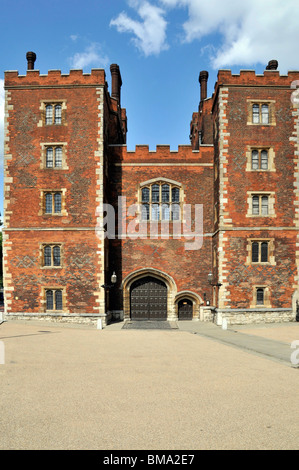 Historisches Lambeth Palace Backstein Tudor Torhaus Gebäude & façade London Residenz des Erzbischofs von Canterbury in England Lambeth London England Großbritannien Stockfoto