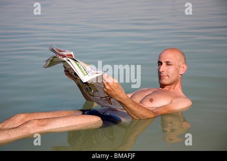 Schwimmer im Toten Meer Stockfoto