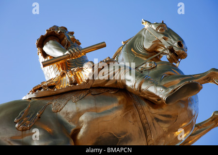 "Goldener Reiter" ("Goldener Reiter" - August der Starke - König von Sachsen) in Dresden-Newtown, Mainstreet (Hauptstraße) - Dresden. Stockfoto