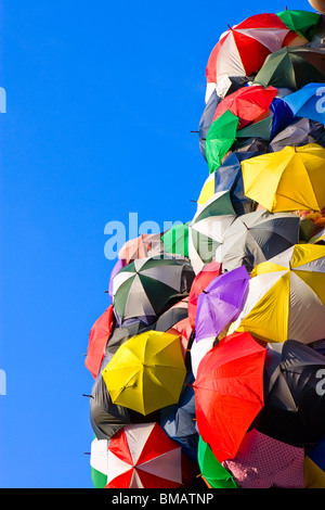 Viele bunte Schirme aus Stockfoto