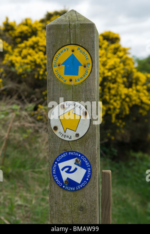Einen Wegpunkt für einen Fußweg nach Budle Bay, Northumberland, England. Stockfoto