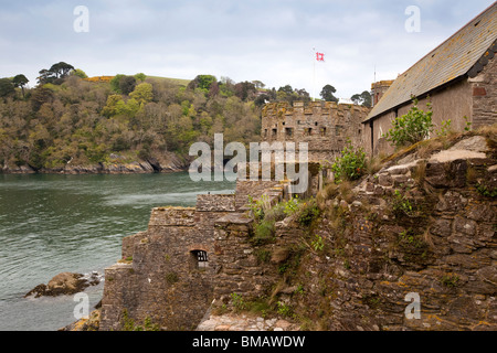 Großbritannien, England, Devon, Dartmouth, Dartmouth Burg, St Petrox Kirche neben Fluss Dart Stockfoto