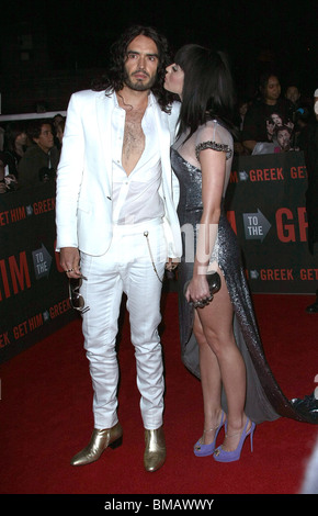 RUSSELL BRAND KATY PERRY GET ihn in der griechischen Welt PREMIERE LOS ANGELES CA 25. Mai 2010 Stockfoto