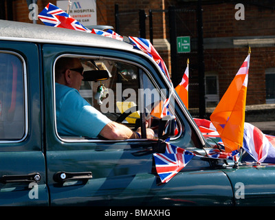 Orangefest, 12. Juli 2009 Orange Parade durch das Zentrum von Belfast. Nur eines der vielen Paraden in Nordirland. Stockfoto