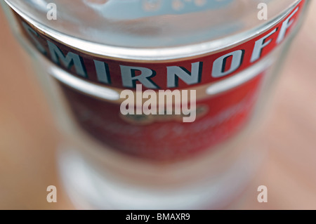 Flasche Smirnoff vodka Stockfoto