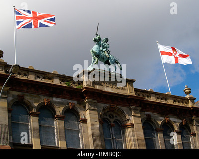 Orangefest, 12. Juli 2009 Orange Parade Clifton Street Orange Hall ehemaligen Hauptquartier der treuen Oranier-Orden geht Stockfoto