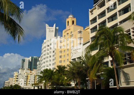 Bunte Art-Deco-Hotels an der Collins Avenue in South Beach, Miami Beach, Florida, USA Stockfoto