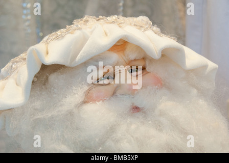 Santa Claus Figur in "Wind in den Weiden-Beth-Boutique" Schaufenster, Naples, Florida, USA Stockfoto