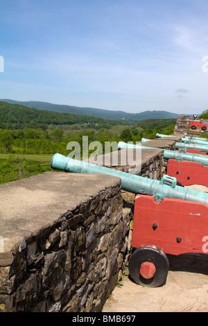 Kanonen Sie auf den Mauern von Fort Ticonderoga New York. Stockfoto