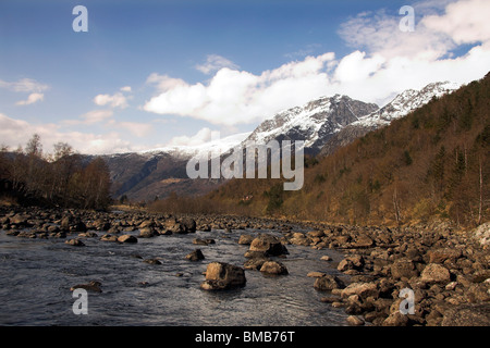 Berg-Stream, Eidfjord, Norwegen, norwegische Fjorde, Skandinavien, Europa Stockfoto