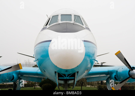 Vintage Turboprop Flugzeug geparkt im museum Stockfoto