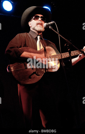 Ike von The Wilders spielen ein Konzert in Belfast Stockfoto