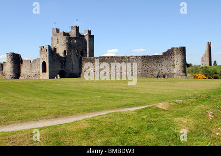 Trim Castle County Meath Ireland größte Anglo-normannische Burg in Irland steht neben den Fluss Boyne Stockfoto