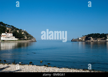 Eintrag von Port Soller, gesehen vom Strand (Mallorca - Spanien). Entrée du Port de Soller Vue Depuis la Plage (Mallorca). Stockfoto