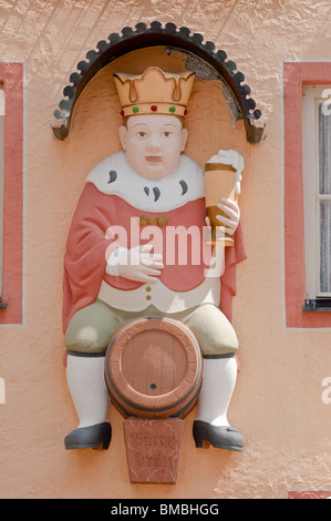 Deutsche Kneipe vorne gesehen in der Stadt Füssen in Bayern Stockfoto