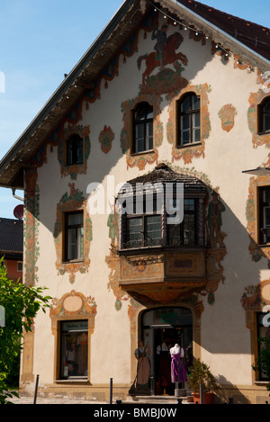 Bayerische Trachten-Shop in Starnberg bei München. Stockfoto