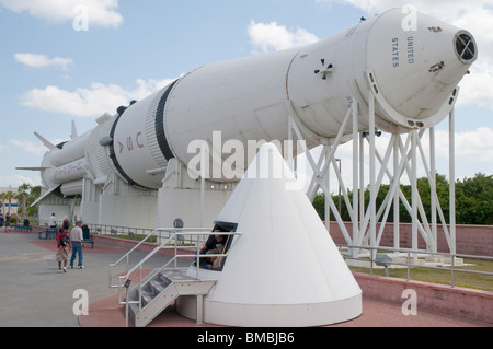 Die Saturn-Rakete im Rocket Garden am Kennedy Space Center in Cape Canaveral, Florida, USA Stockfoto