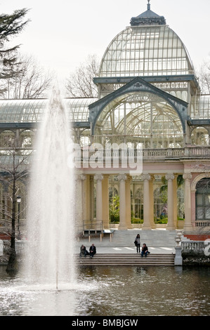 Der Palacio de Cristal, Crystal Palace, in den Retiro-Park im Zentrum von Madrid, Spanien Stockfoto