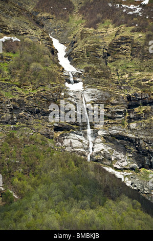 Bestandteil der Run-off Wasserfall aus dem Vetlebreen-Gletscher im Nationalpark Jostedalsbreen Fjærland Norwegen Stockfoto