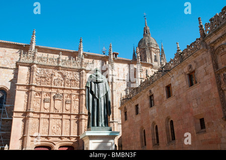 Fassade der Universität. Salamanca, Kastilien-León, Spanien.