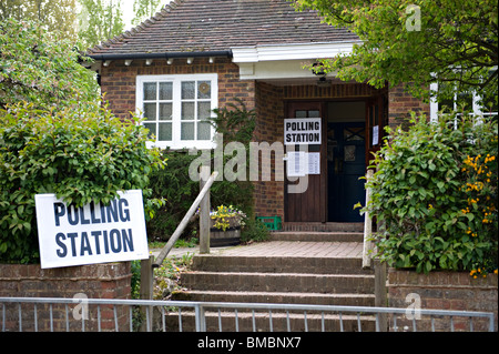 Ländliche Wahllokal am Underriver, Kent, UK Stockfoto