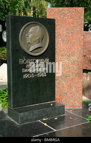 Grab des Nationalführers der UdSSR Nikolai Podgorny (1903-1983) auf dem Friedhof Novodevichy in Moskau, Russland Stockfoto