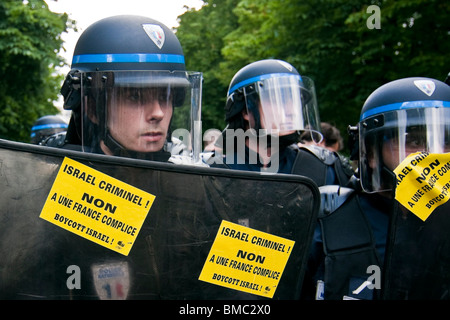 Propalästinensische Demonstration in Paris gegen Israels tödliche Kommandoüberfall auf eine Flottille nach Gaza zu protestieren. Stockfoto