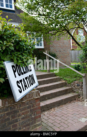 Ländliche Wahllokal am Underriver, Kent, UK Stockfoto