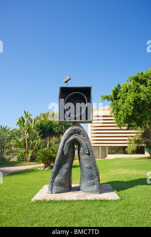 Personnage Gothique Oiseau Éclair Skulptur 1976 im Garten am Fundacio Pilar I Joan Miró Stiftung Cala große Mallorca Mallorca Stockfoto