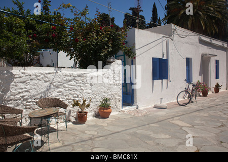 Eine einzige Geschichte traditionelles blaues und weißes Gebäude auf der Insel Kos, Griechenland Stockfoto