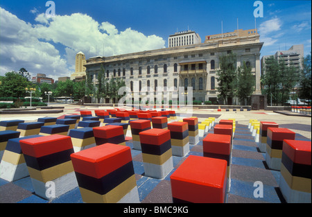 Bunte Blöcke außerhalb der alten Parlament Haus Adelaide, South Australia, Australia Stockfoto